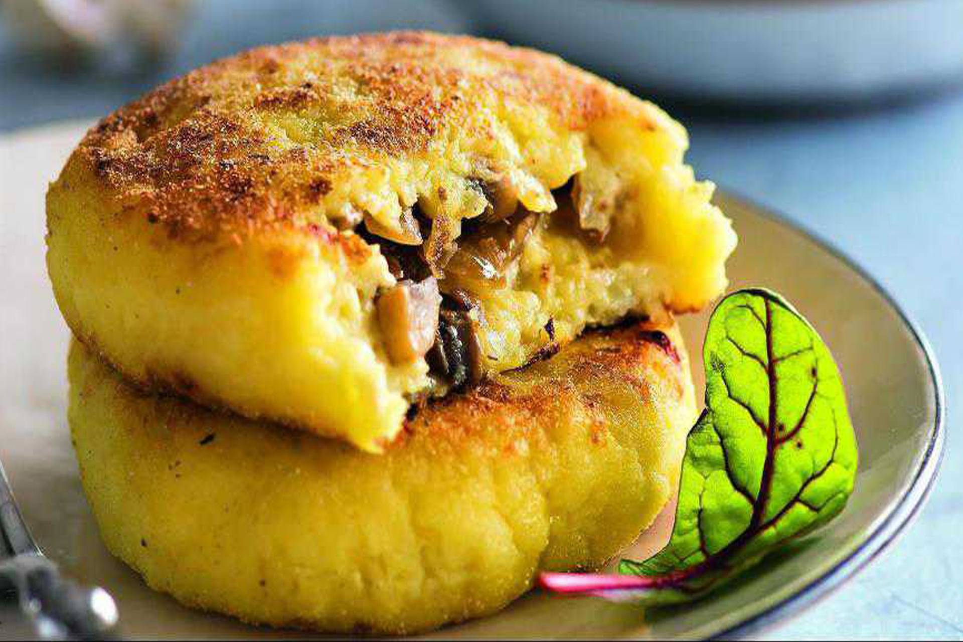 Картофельные пирожки с грибами пошаговый рецепт