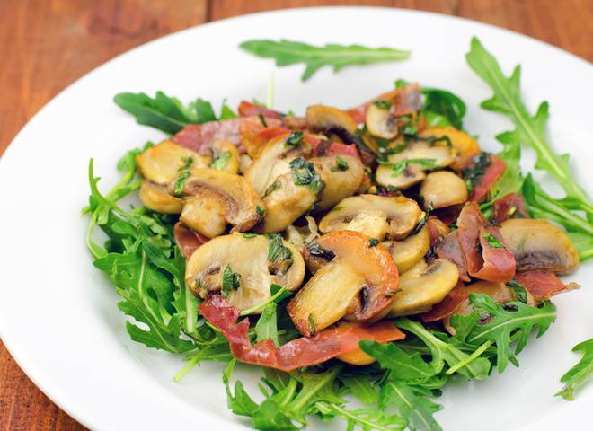 Салат с грибами: самые вкусные и простые рецепты грибного салата