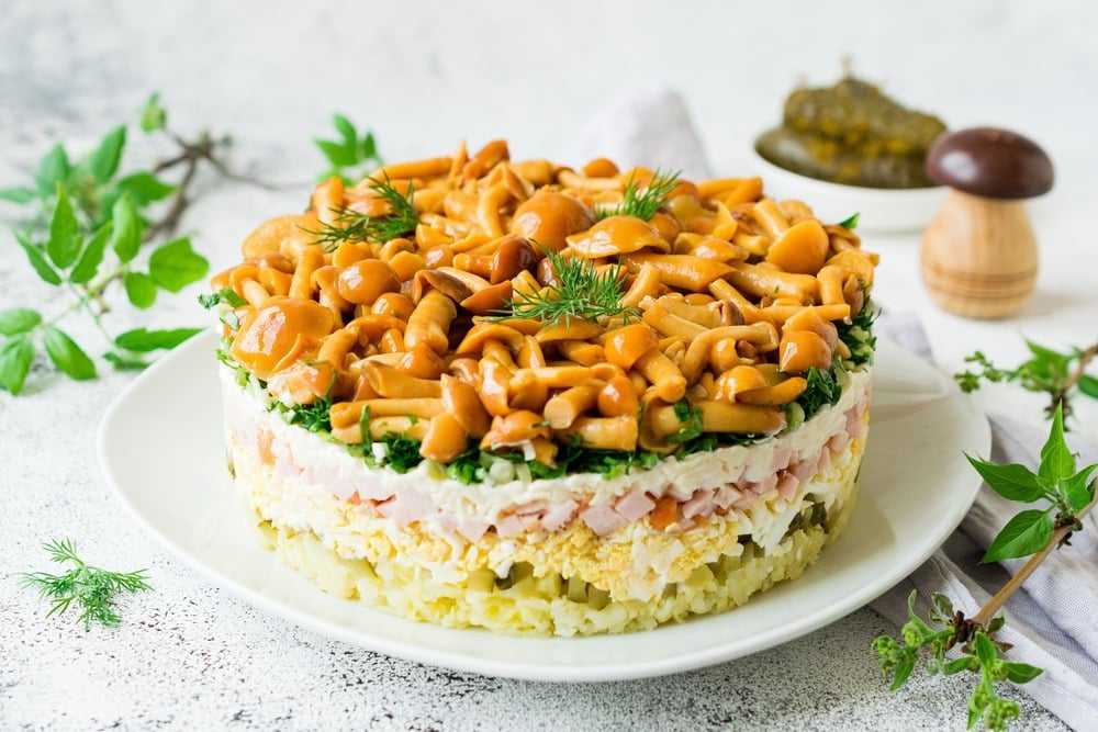 Салат с сыром и грибами - 140 домашних вкусных рецептов приготовления
