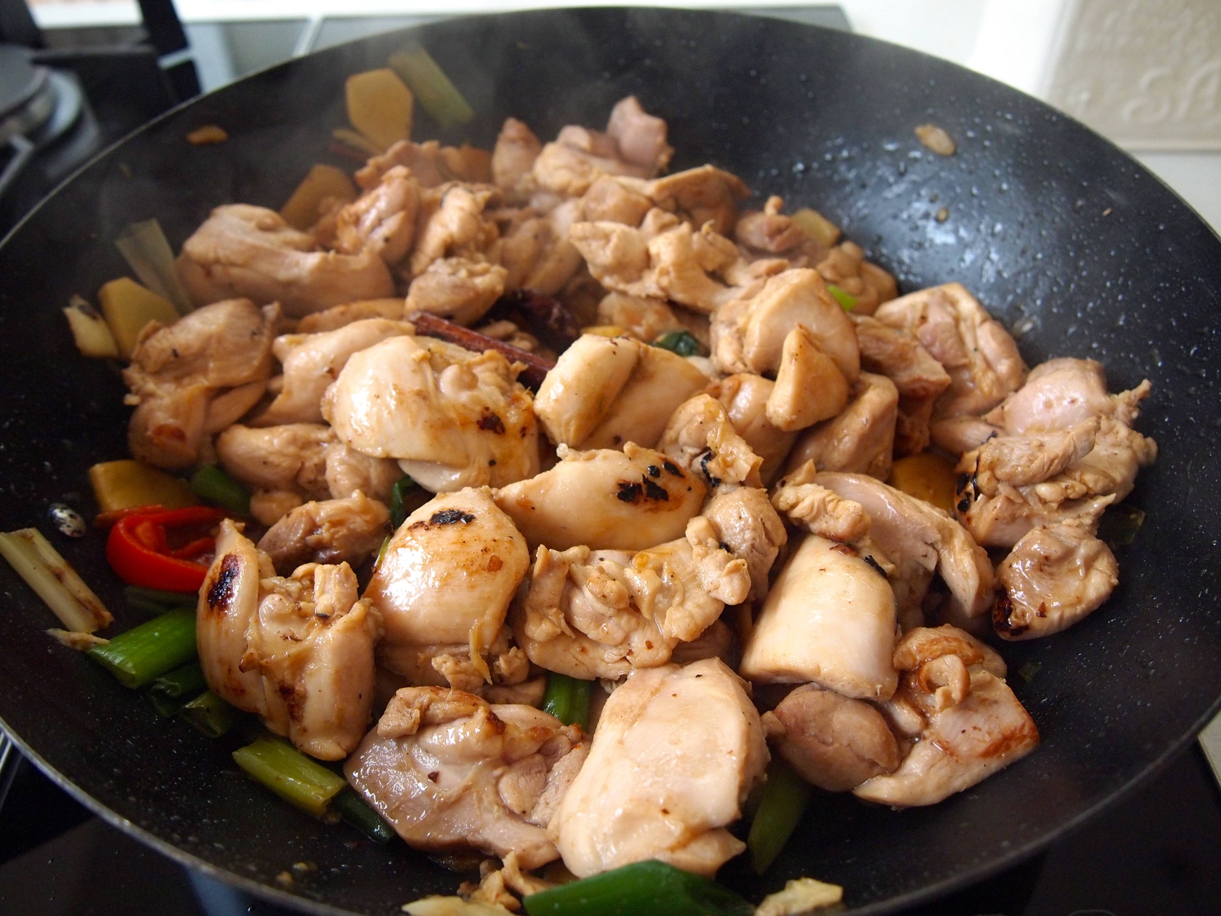 Куриное филе с шампиньонами в духовке, мультиварке, сковороде: фото, рецепты приготовления блюд
