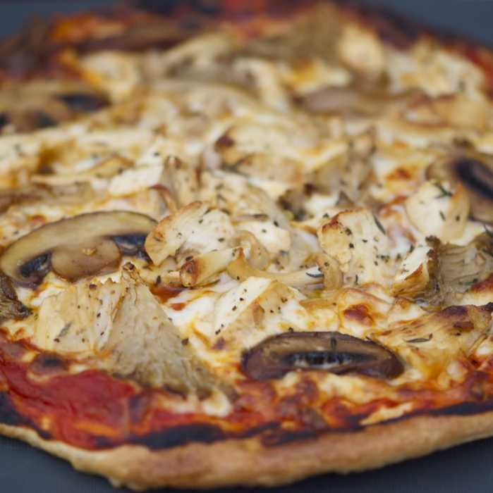 Пицца с баклажанами и грибами. 1000 лучших рецептов пиццы