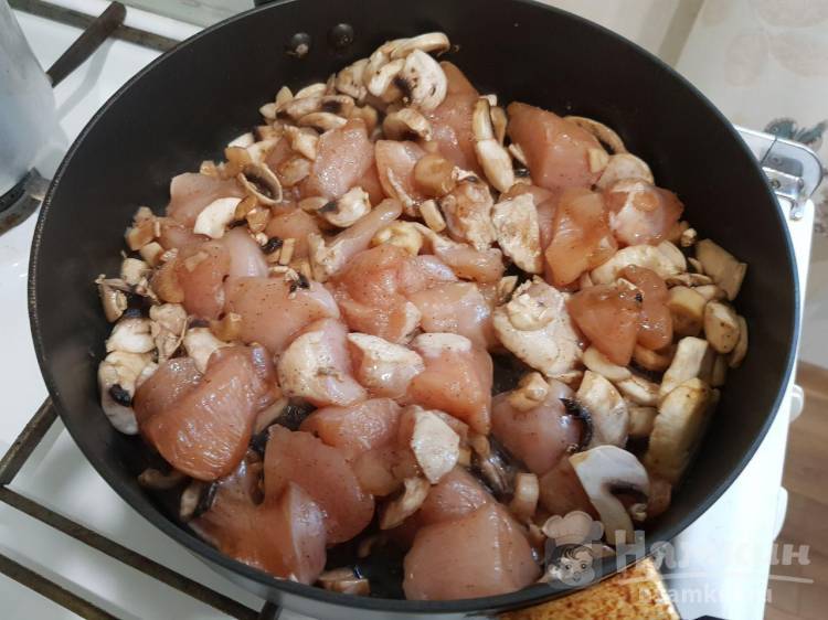 Как приготовить куриное филе с шампиньонами на сковороде