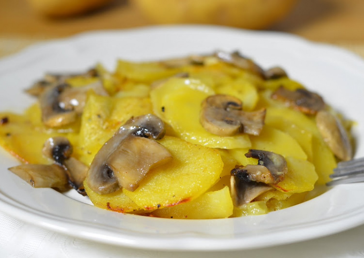 Как приготовить тушеную картошку с грибами по рецепту с фото