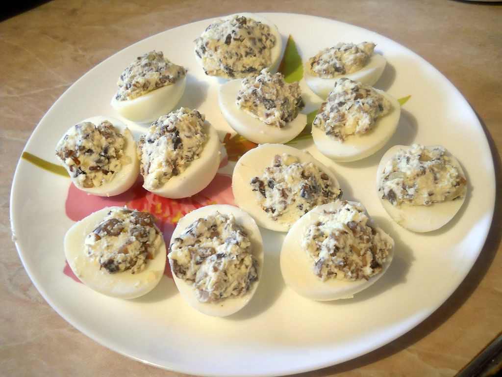 Яйца фаршированные грибами: пошаговый рецепт