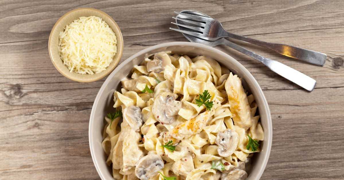 Макароны с грибами и сыром на сковороде: 13 рецептов приготовления с фото в домашних условиях