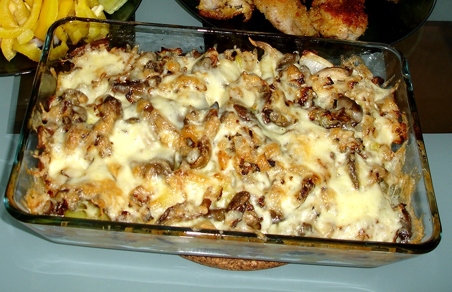Курица с картошкой в духовке — лучшие рецепты сочной и нежной курочки