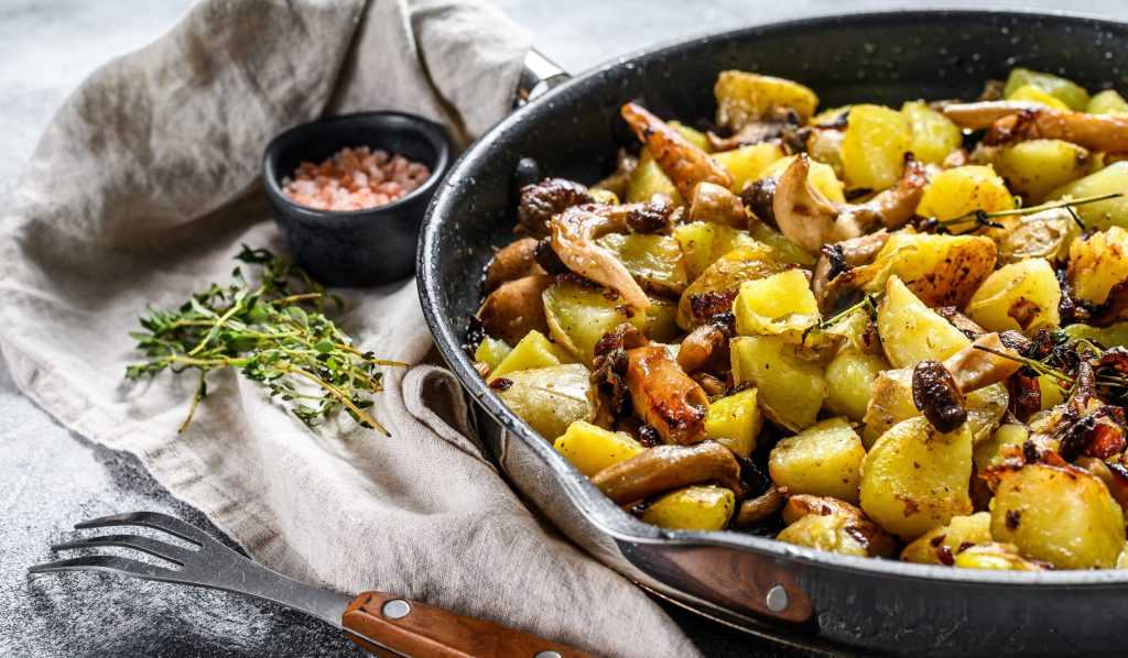 Грибы вешенки рецепты приготовления жарка с картошкой и луком на сковороде