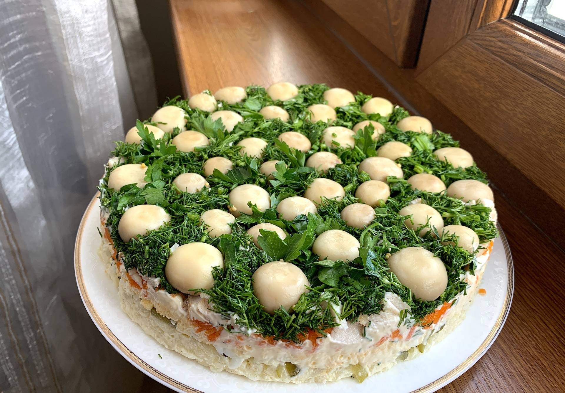 Салат лесная поляна - нарядное и сытное блюдо: рецепт с фото и видео