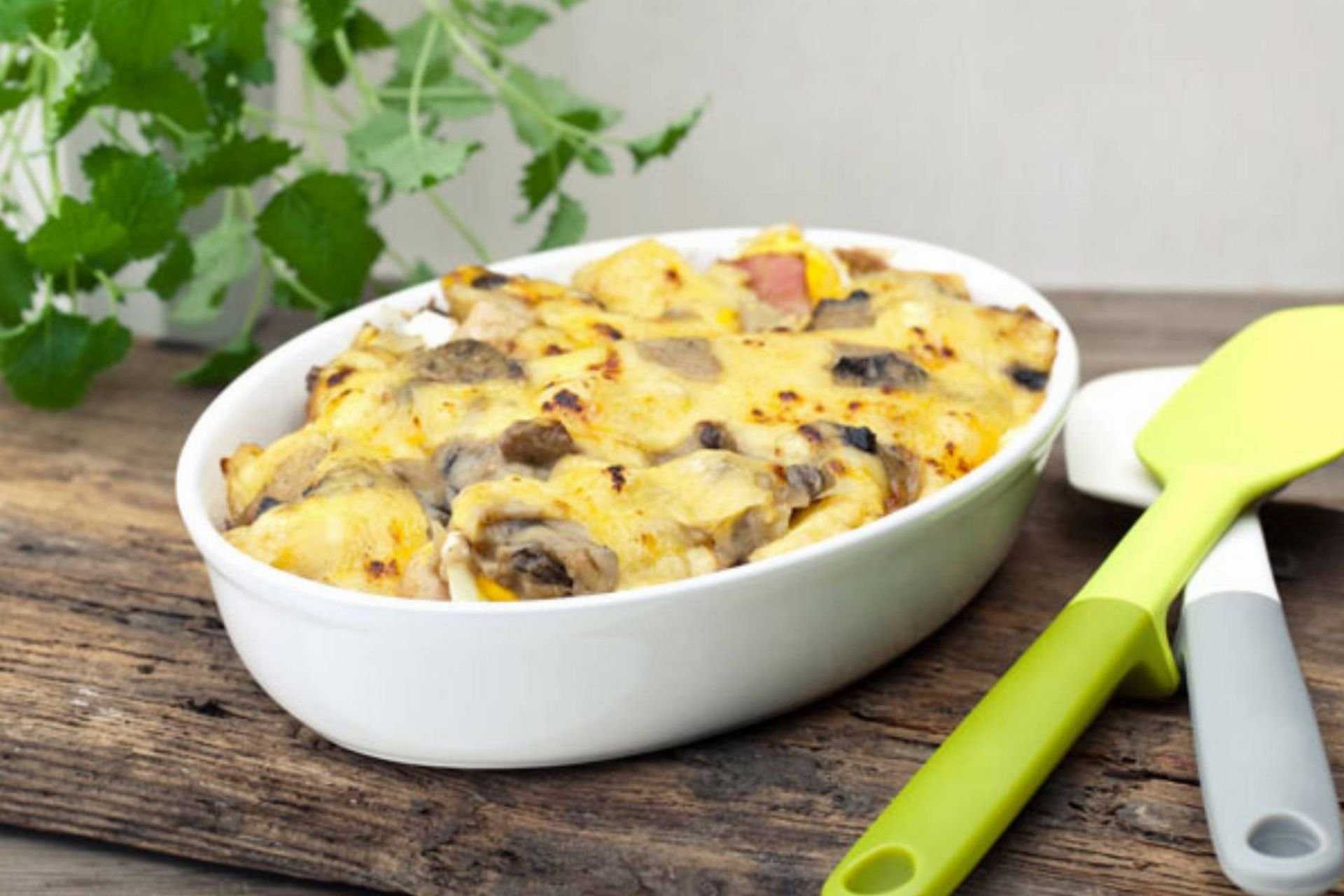 Картошка с мясом и грибами в духовке: рецепты приготовления