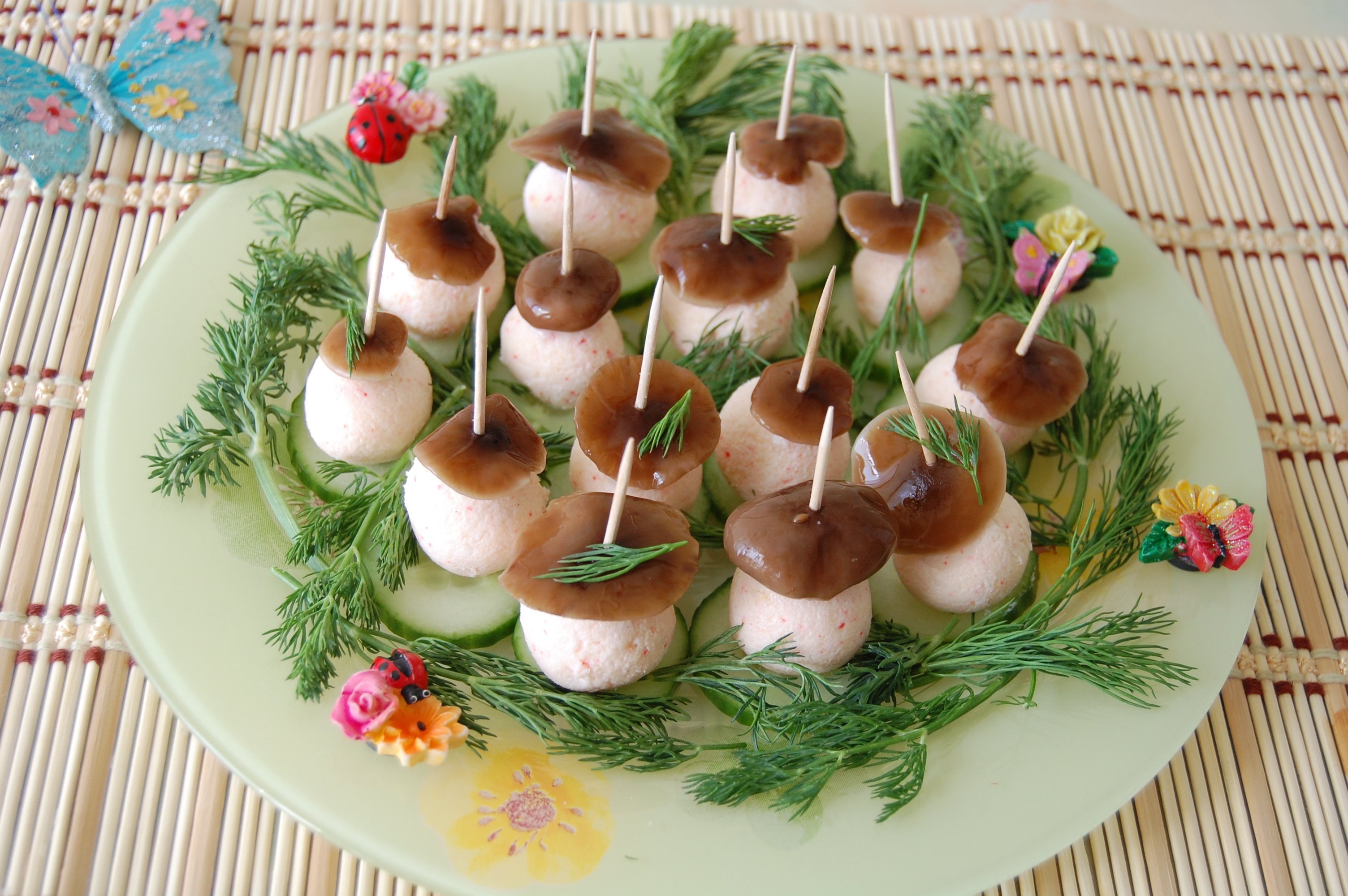 Салат с маринованными опятами 11 лучших рецептов - грибы собираем