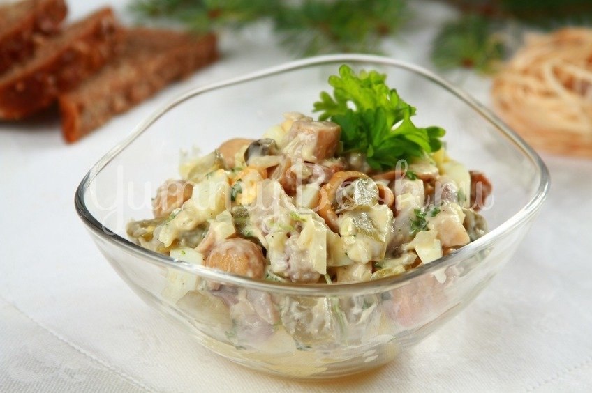Рецепты простых и вкусных салатов с маринованными грибами