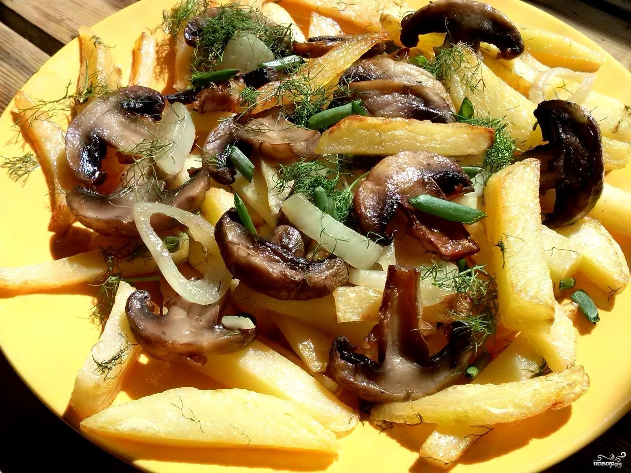 Жареная картошка с белыми грибами: пошаговый рецепт!