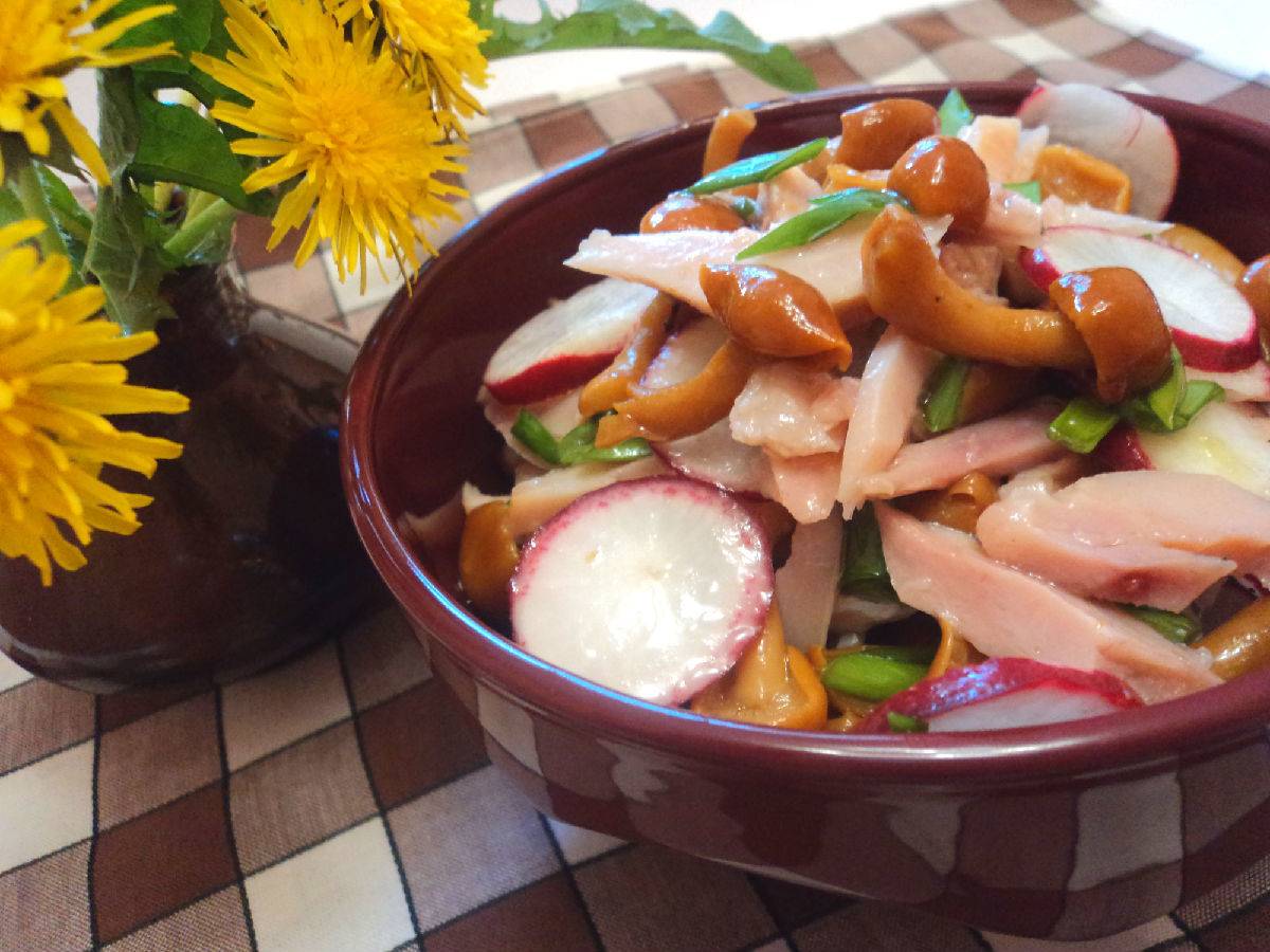 Салат с опятами - несколько вариантов вкусных блюд: рецепт с фото и видео