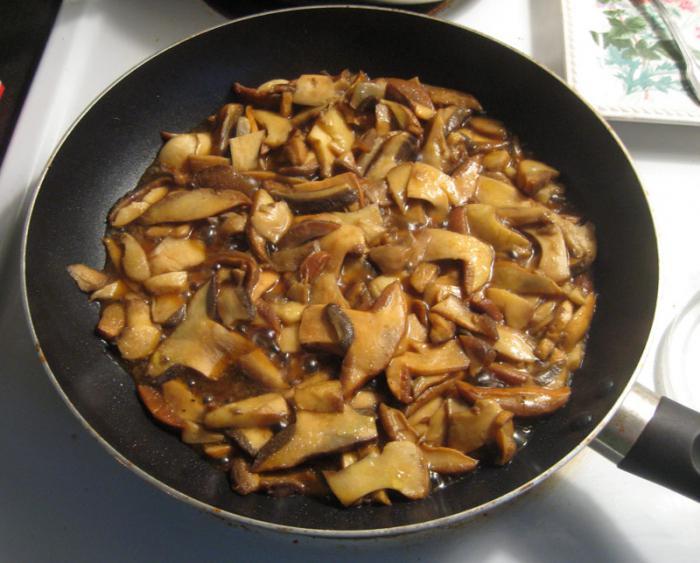 Жареная картошка с грибами на сковороде — 7 быстрых и легких рецептов