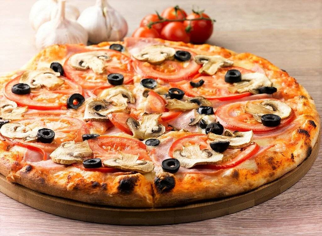 Пицца с грибами, сыром и помидорами | жемчужина