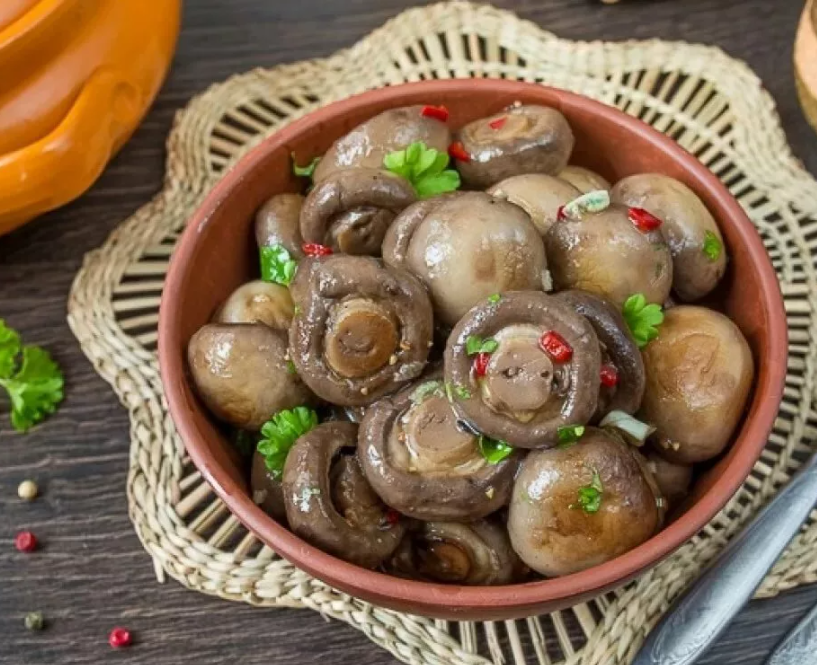 Картошка с грибами в горшочках по-деревенски -пошаговый рецепт с фото