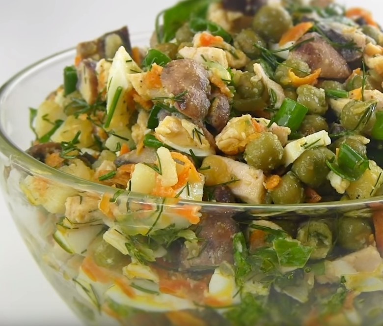 Грибной салат с зеленым горошком. кулинарная книга грибника