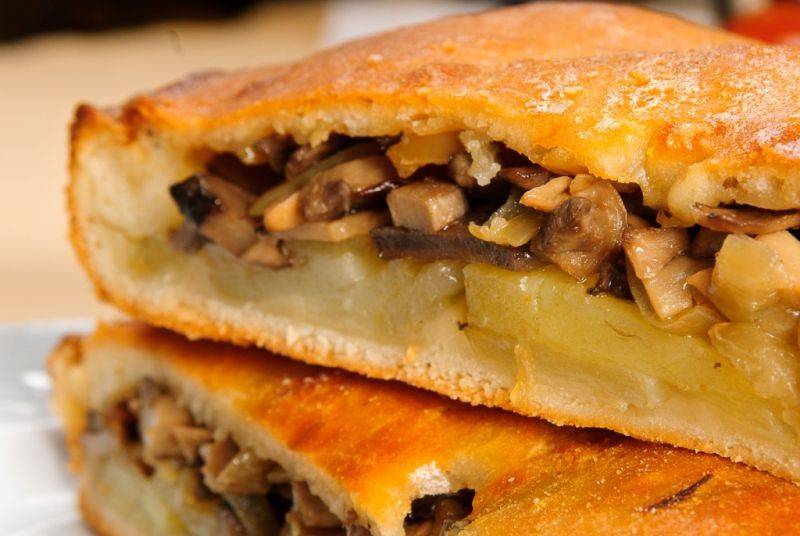 Рецепты пирожков с картошкой и грибами: выпечка в духовке и жареные на сковородке