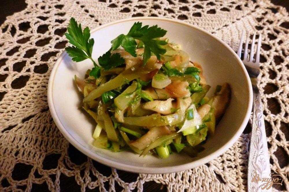 Салат с маринованными грибами и картофелем — рецепты приготовления вкусного салата